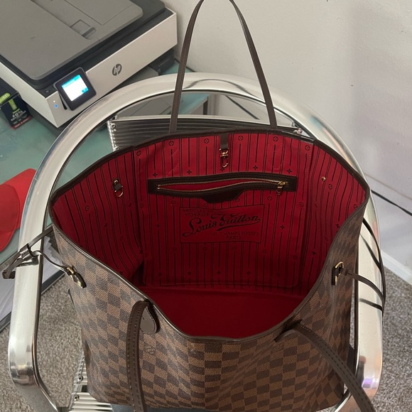 Brand new Louis Vuitton Tote bag - Picture 3 of 15